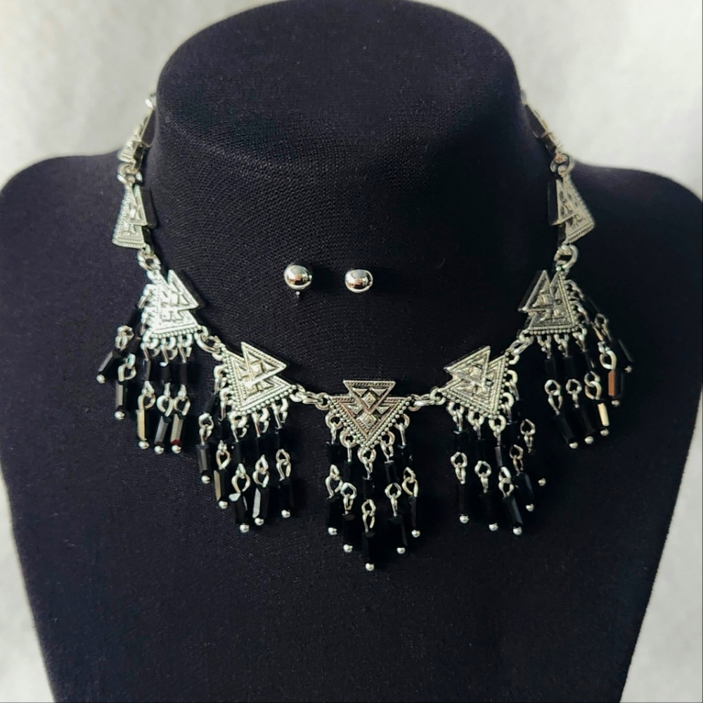 HANEE Silver And Black Metal Seed Beads Charm Choker